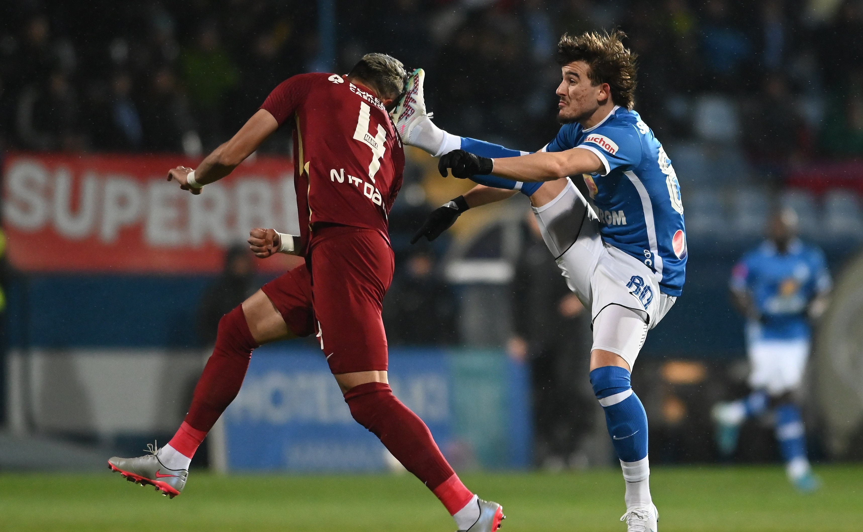 CFR Cluj - Farul 0-0, ACUM, DGS 1. Universitatea Craiova - Sepsi 0-0, ACUM, DGS 2. Lupta pentru Conference League