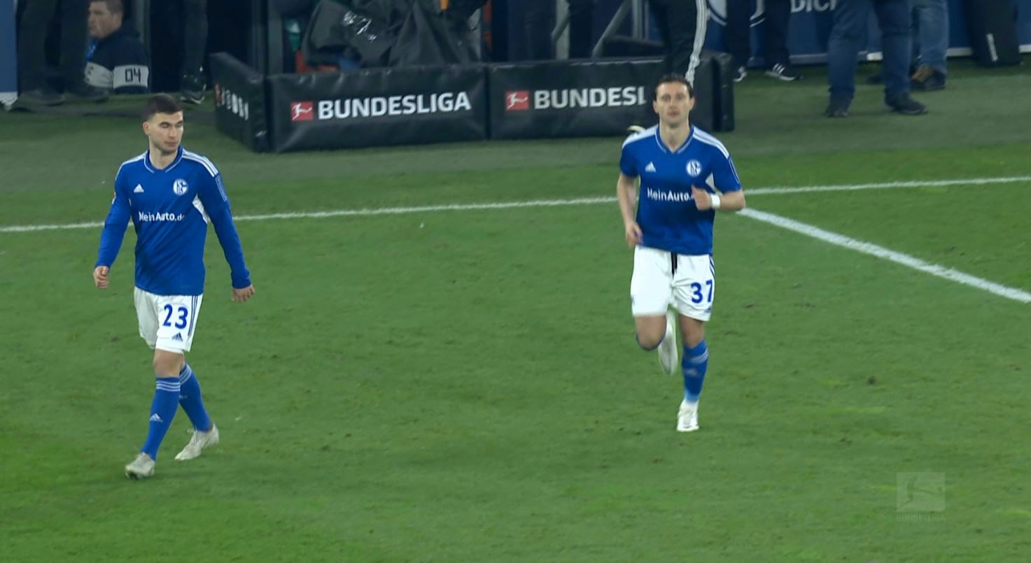 Un român a debutat în Bundesliga, la 28 de ani, în tricoul lui Schalke