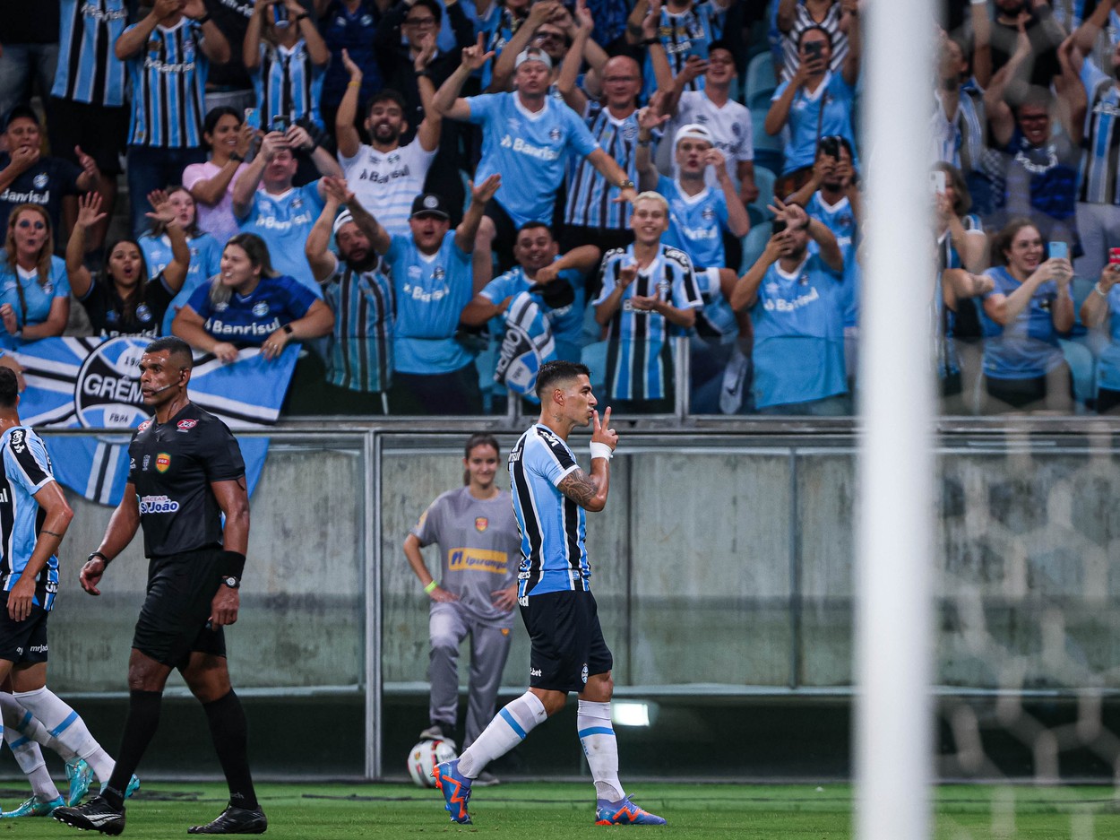 Magic!. Luis Suarez, gol decisiv în minutul 90 pentru Gremio, după ce și-a culcat un adversar