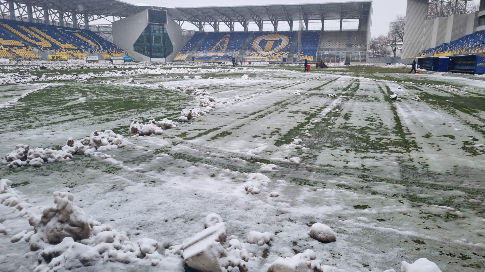 Petrolul - Chindia și FC Argeș - Botoșani, în pericol să nu se dispute. ”E de nedescris”