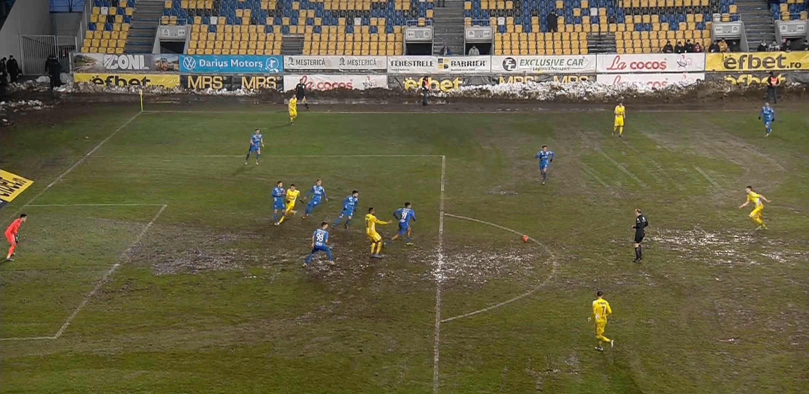 Petrolul - Chindia 1-0, ACUM, pe Digi Sport 1. Joc pe contre între cele două formații, pe un teren foarte greu