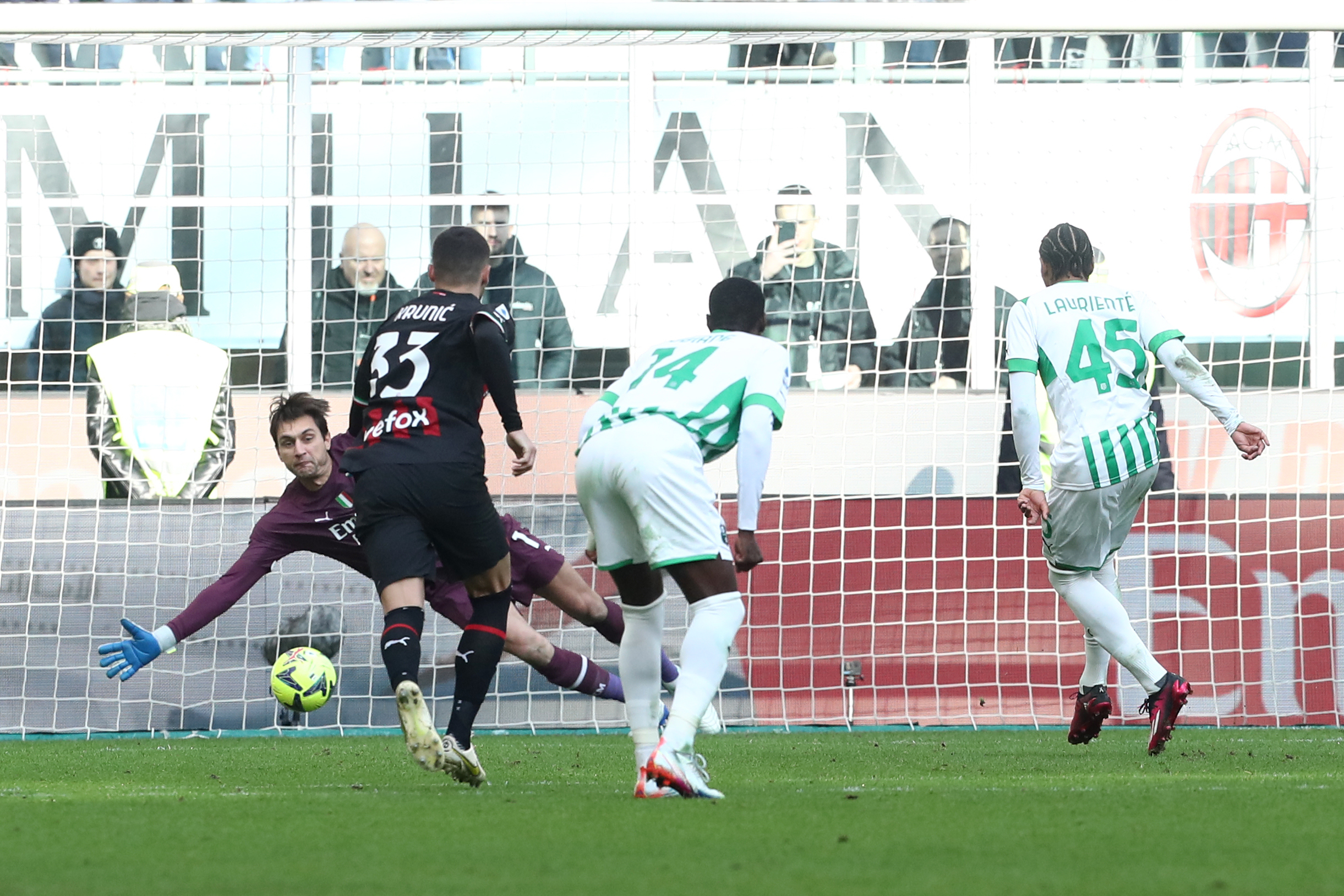 AC Milan - Sassuolo 2-5. Umilință pe terenul campioanei Italiei. Câte goluri a încasat Tătărușanu în acest sezon