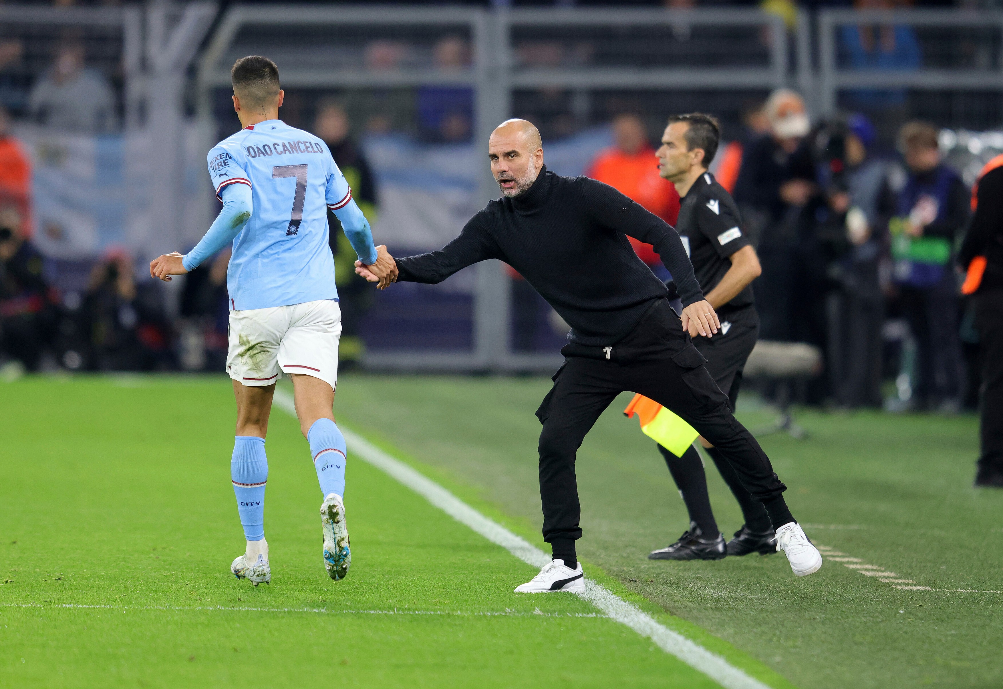 Motivul pentru care Guardiola a decis să renunțe la Cancelo, unul dintre oamenii de bază de la Manchester City