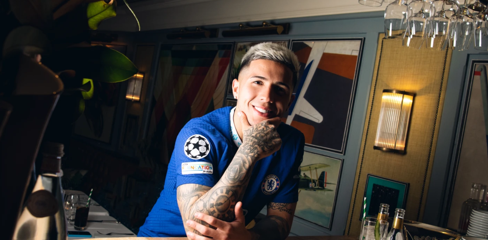 A plătit 121 de milioane de euro, dar Chelsea i-a făcut o prezentare banală. Prima reacție a lui Enzo Fernandez