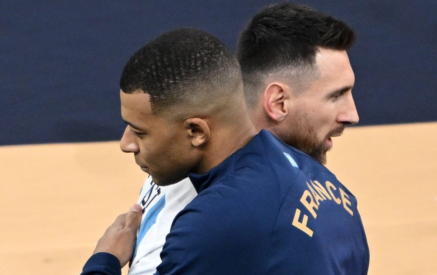 PSG a spus "stop!". Negocierile pentru noul contract al lui Leo Messi, oprite. Ce legătură are Kylian Mbappe