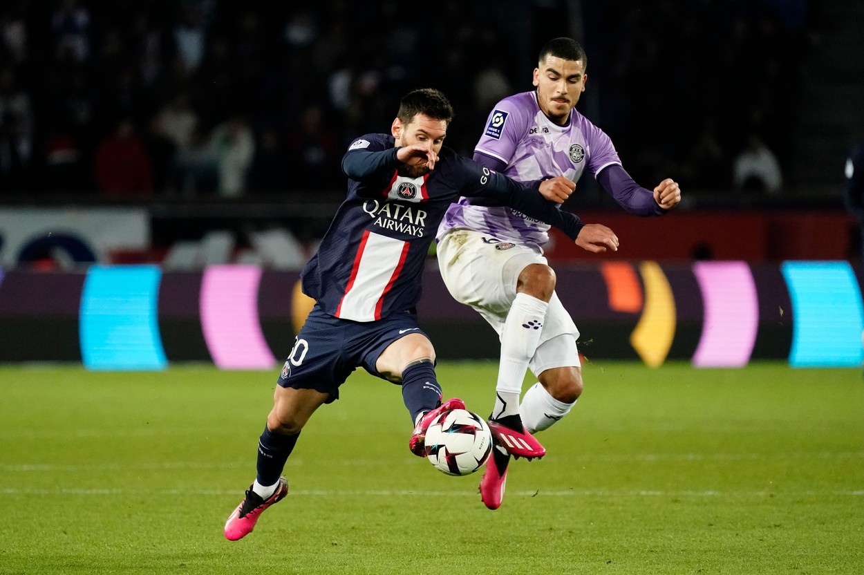 PSG - Toulouse 2-1. Cu Mbappe și Neymar, absenți, Messi și Hakimi le-au adus victoria parizienilor