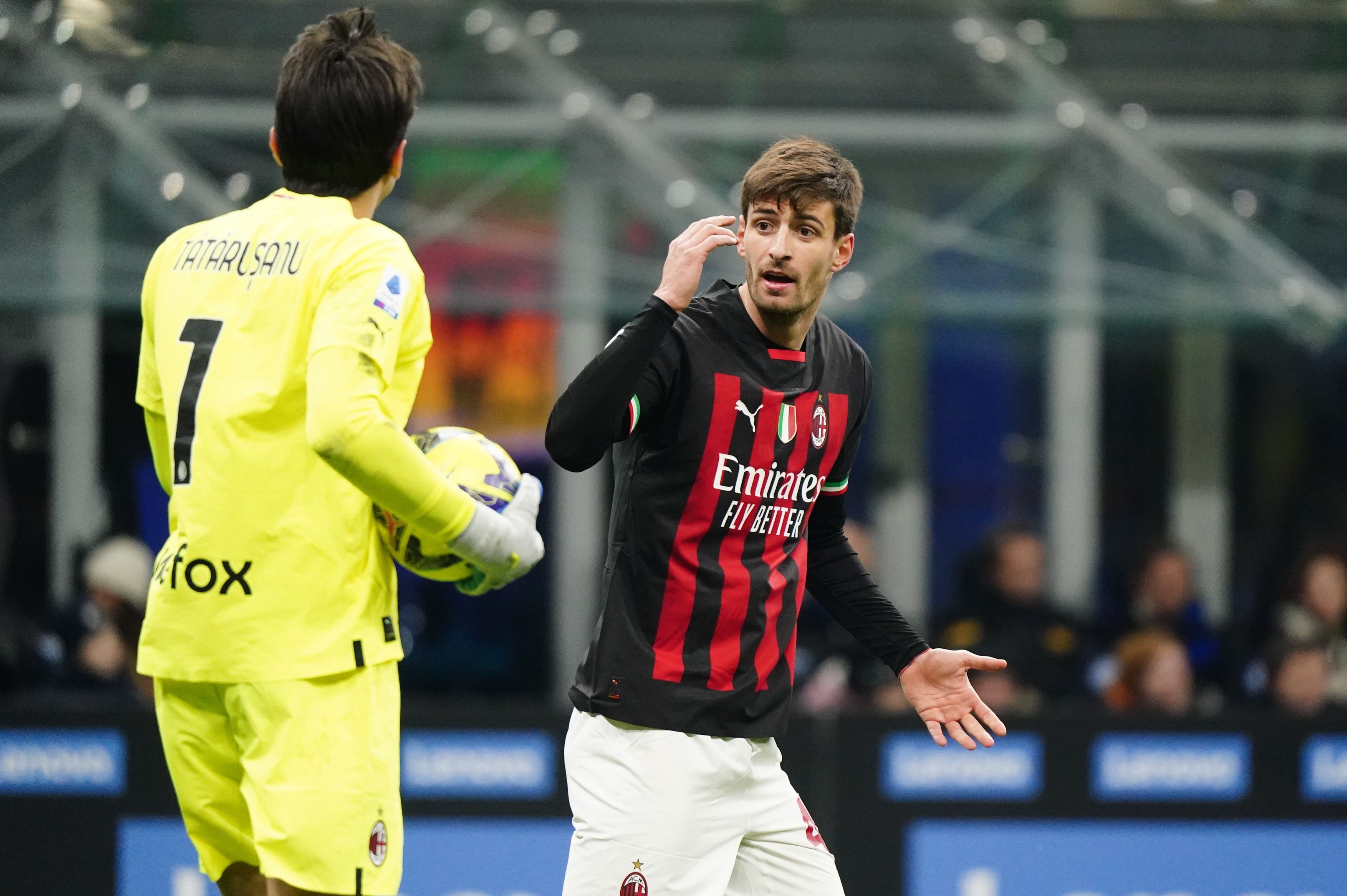 Ales cel mai bun jucător de la AC Milan în derby-ul cu Inter, Tătărușanu a fost criticat de 8 colegi, după meci