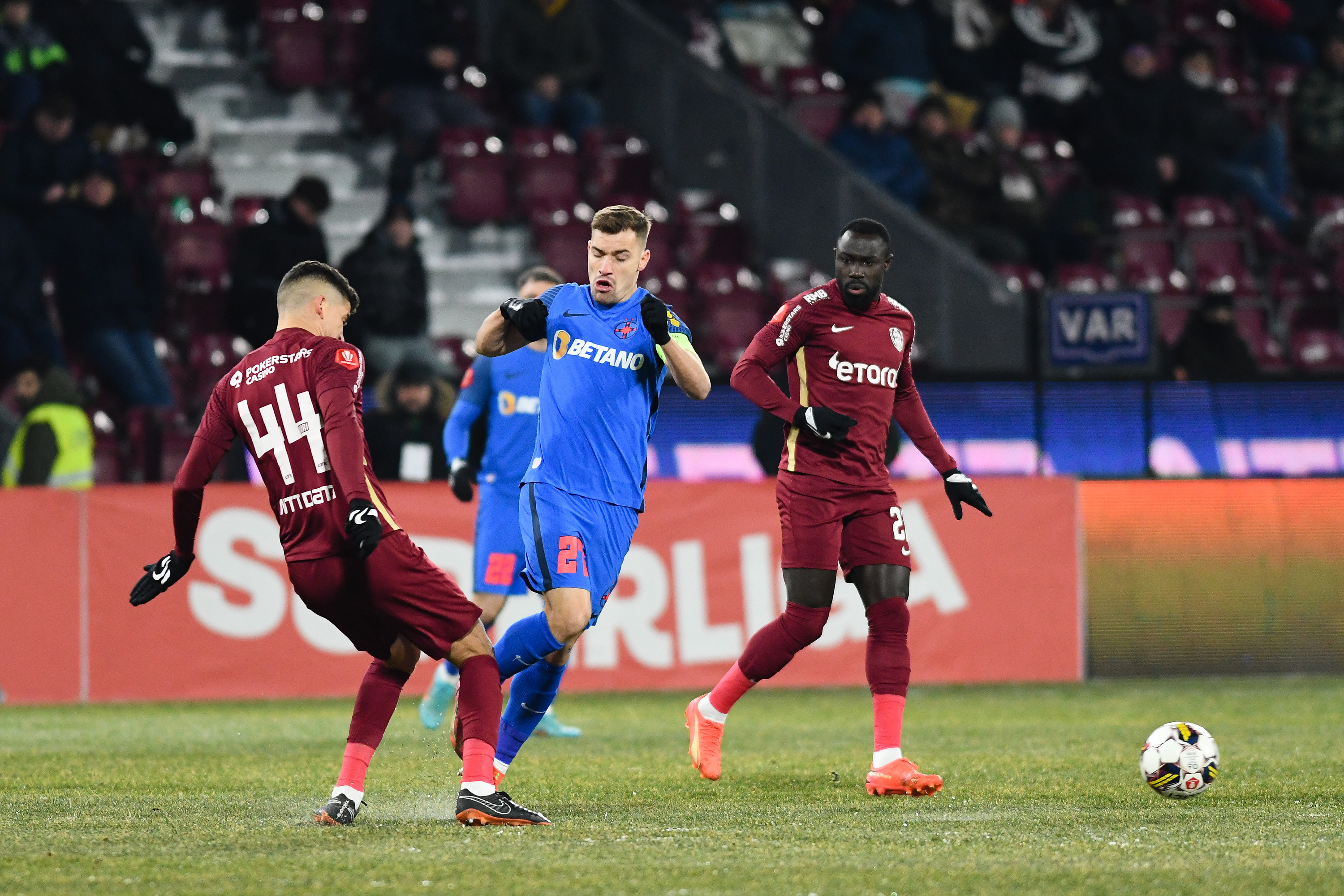 FCSB, cele mai multe premii la Gala AFAN 2023. CFR Cluj domină însă cel mai bun ”11” din Liga 1