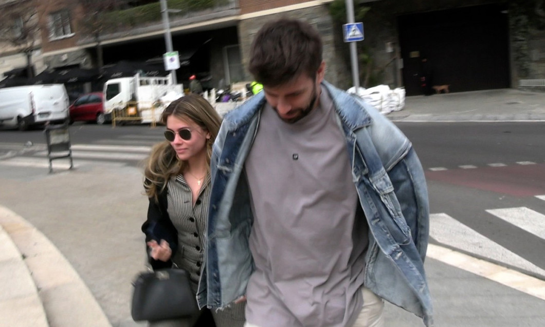 Gerard Piqué and Clara Chía stroll hand in hand through the streets of Barcelona