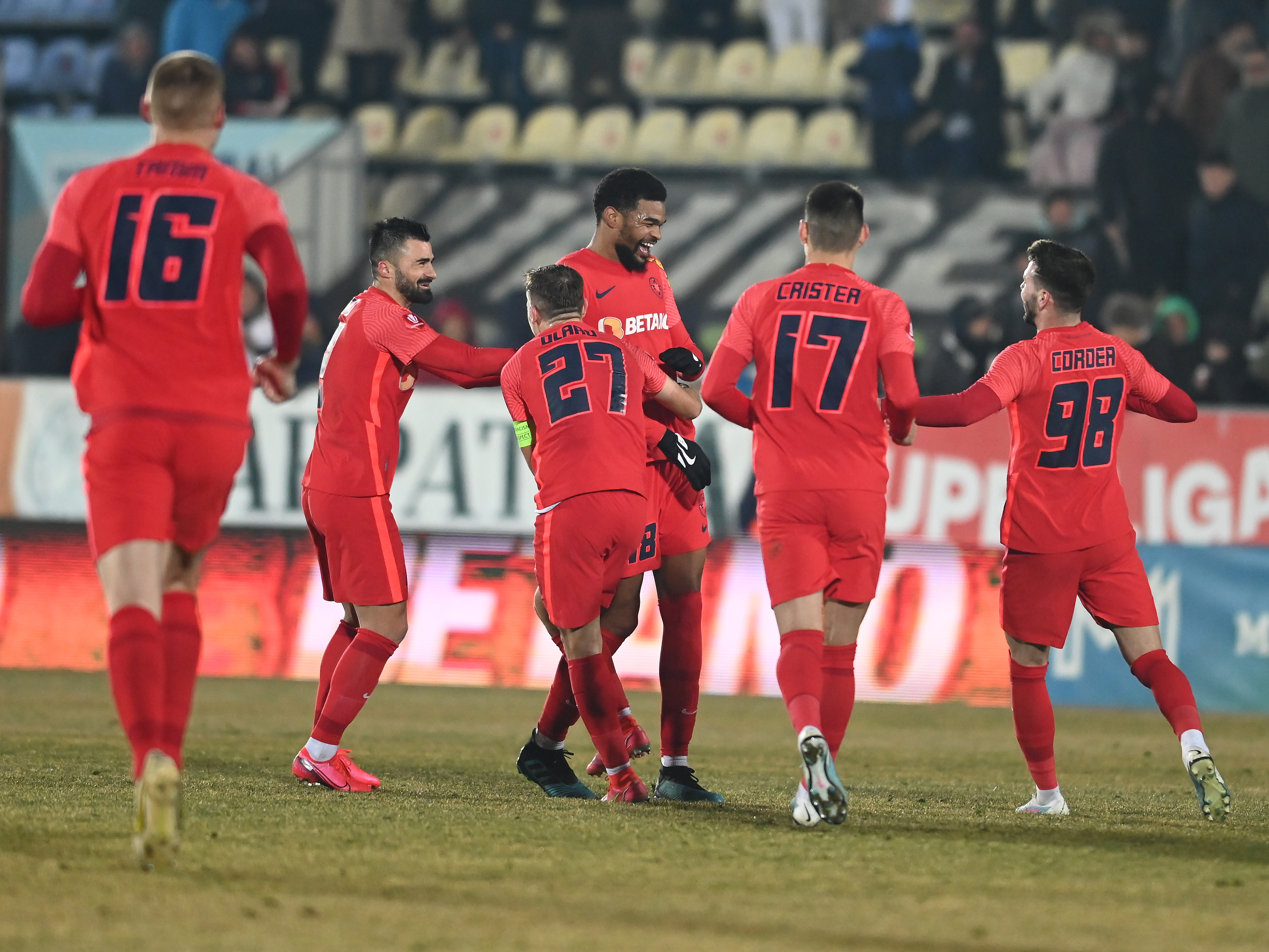 Olaru, ”pedepsit” după ce ”s-a dat răcit” la FCSB. ”Greșește foarte mult, are o problemă psihică”