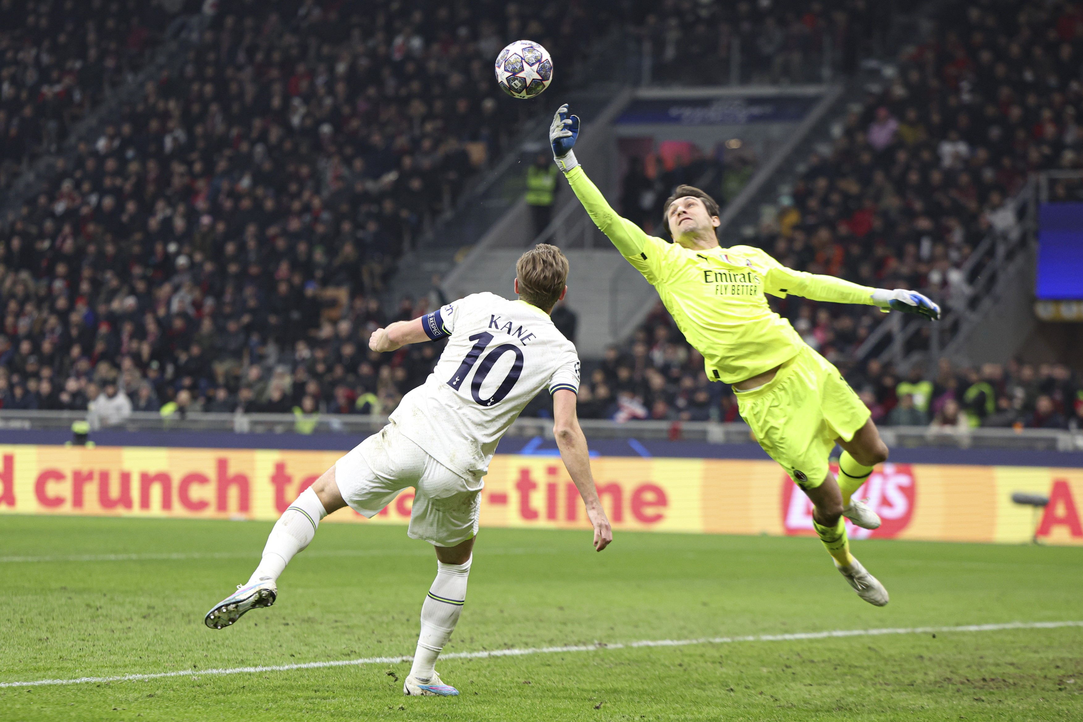 AC Milan - Tottenham 1-0, în optimile Champions League. Tătărușanu, de neclintit în fața londonezilor