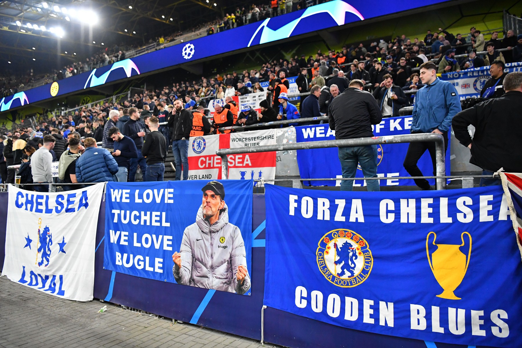 Fanii lui Chelsea nu au uitat! Ce banner a fost afișat în tribune la meciul cu Borussia Dortmund