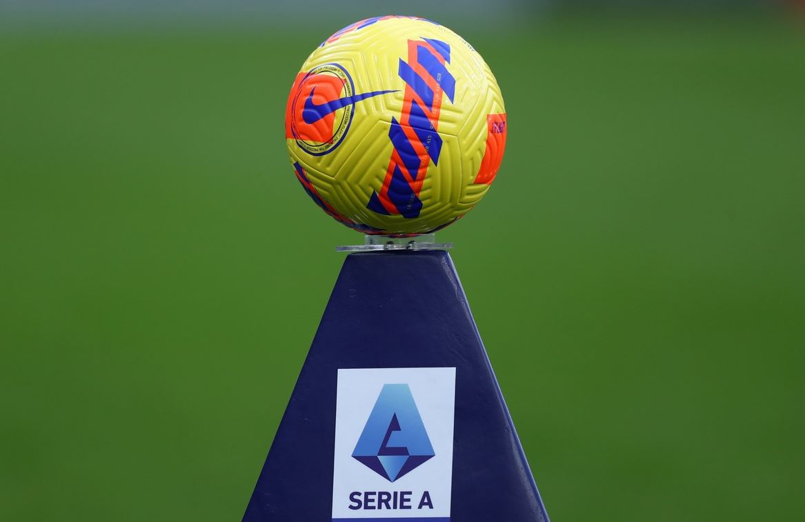 Două echipe din Serie A și-au demis antrenorii! Una dintre ele l-a avut pe Adi Mutu pe lista scurtă