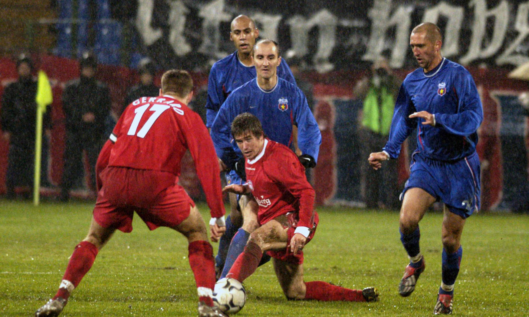 FOTBAL:STEAUA BUCURESTI-LIVERPOOL 1-1 CUPA UEFA (6.11.2003)