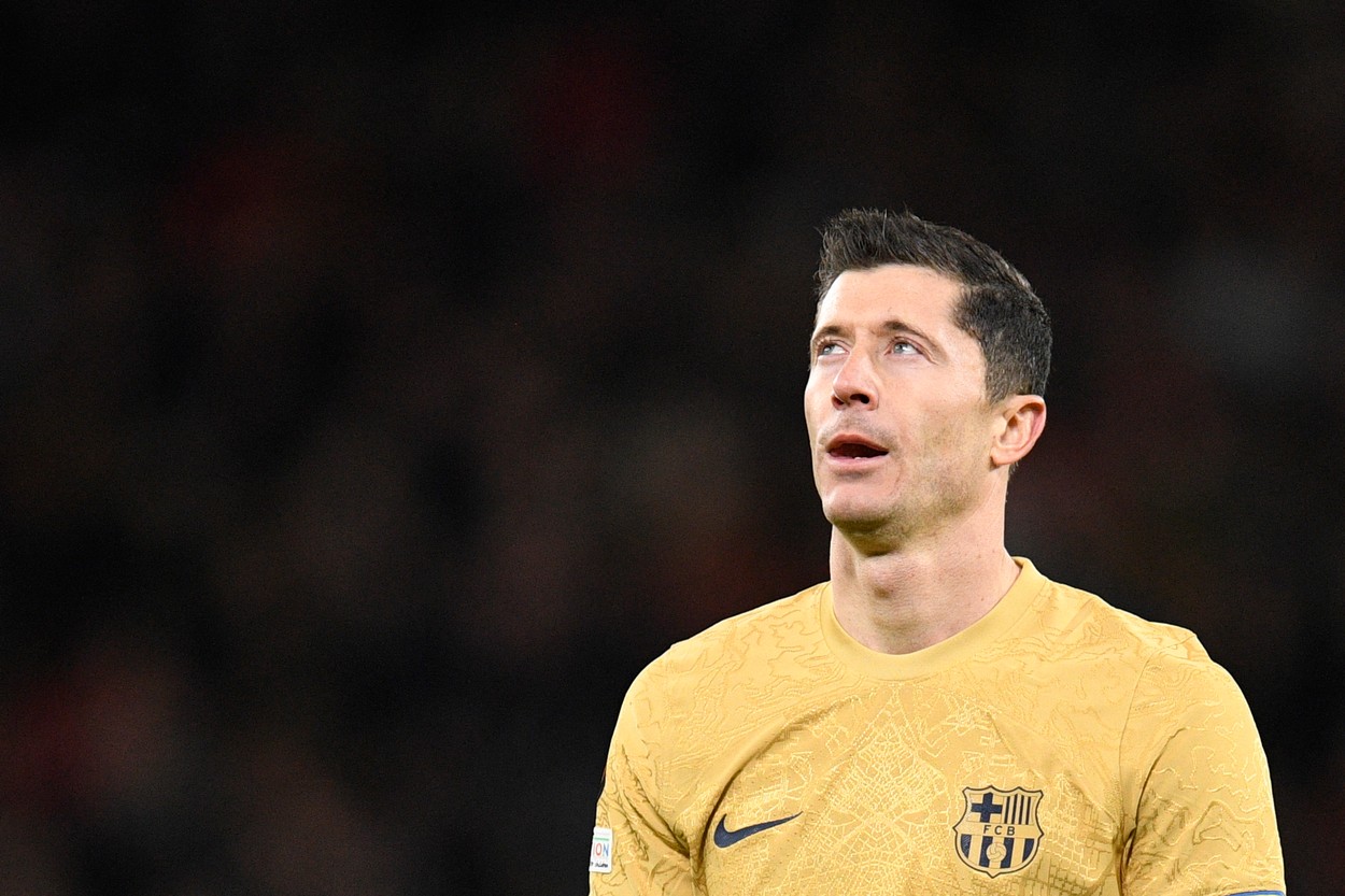 Robert Lewandowski, furibund în vestiar! Ansu Fati, luat la rost după eșecul cu Manchester United