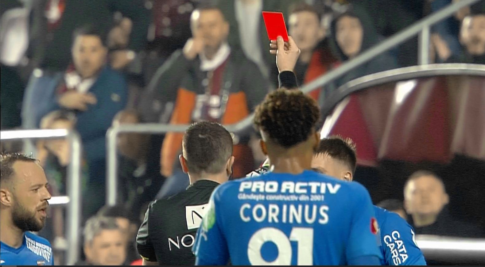 Eliminat de Chivulete, Căpușă a răbufnit la adresa arbitrului: ”Mi-a spus înainte de meci să am grijă! De ce?”