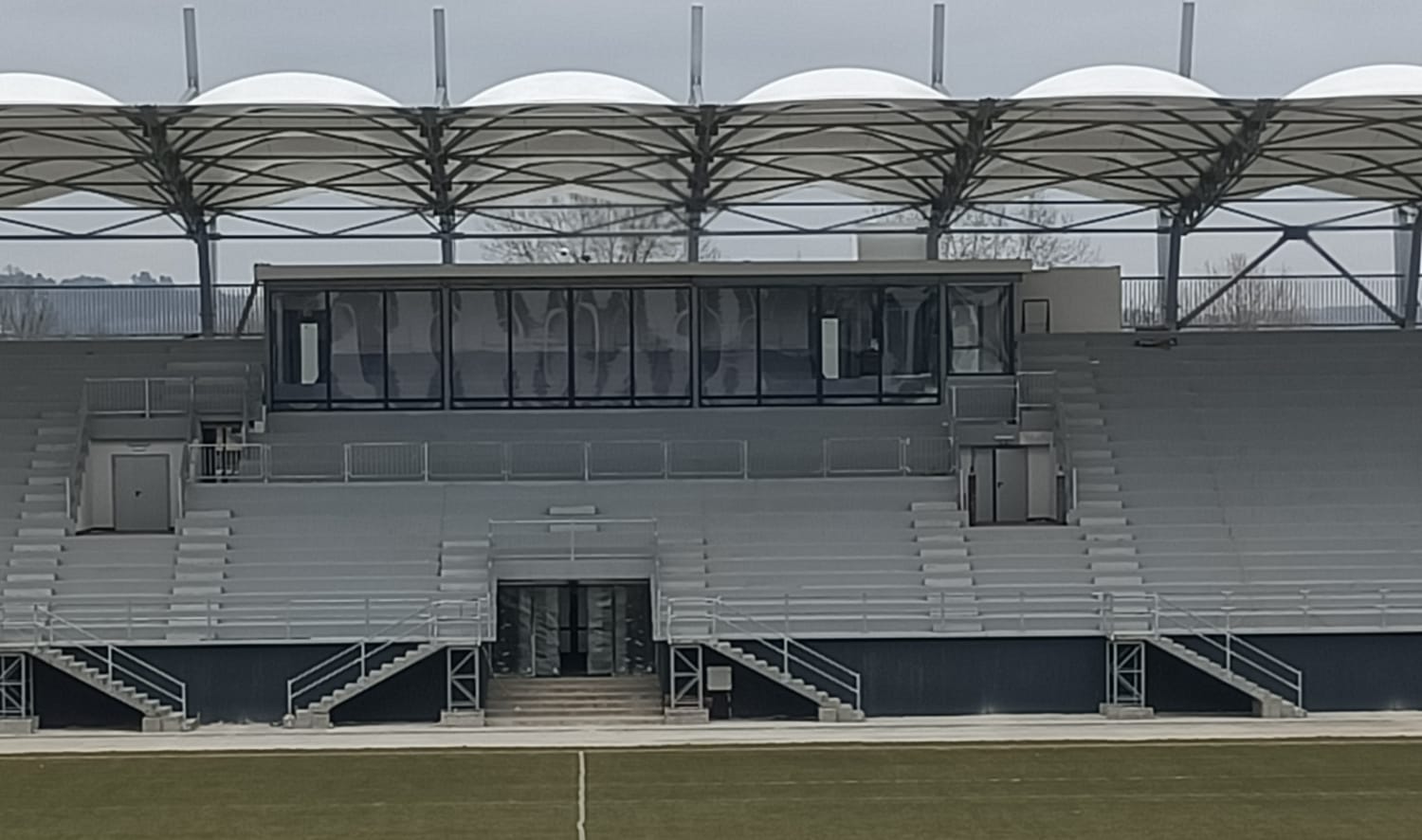 Cum arată acum stadionul de 15 milioane € care ar fi trebuit să fie gata în primăvara anului 2020