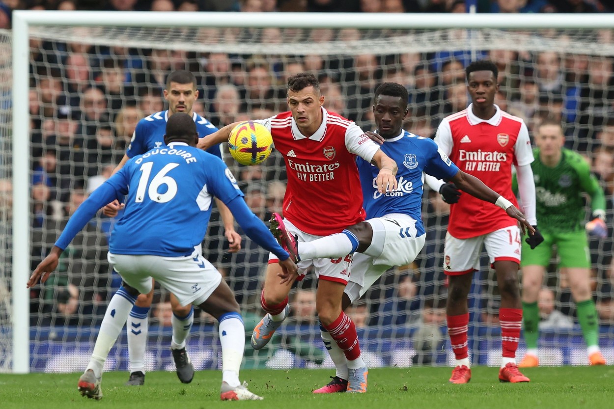 Arsenal - Everton 0-0, ACUM, Digi Sport 2. Liverpool - Wolverhampton, 22:00, Digi Sport 3