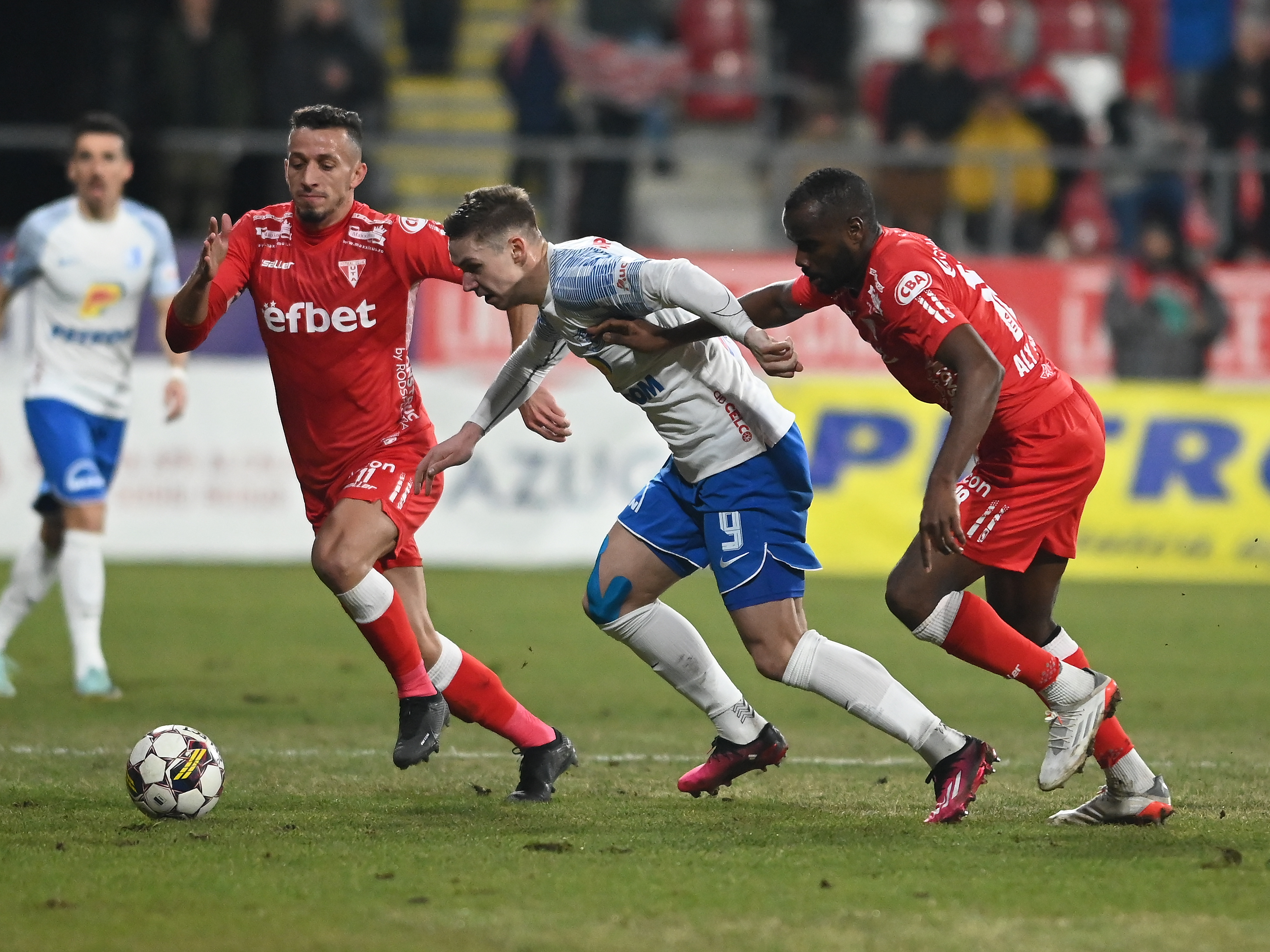 CFR Cluj - UTA Arad, Live Video 17:00, DGS 1. Meci între două echipe care au traversat mai multe conflicte