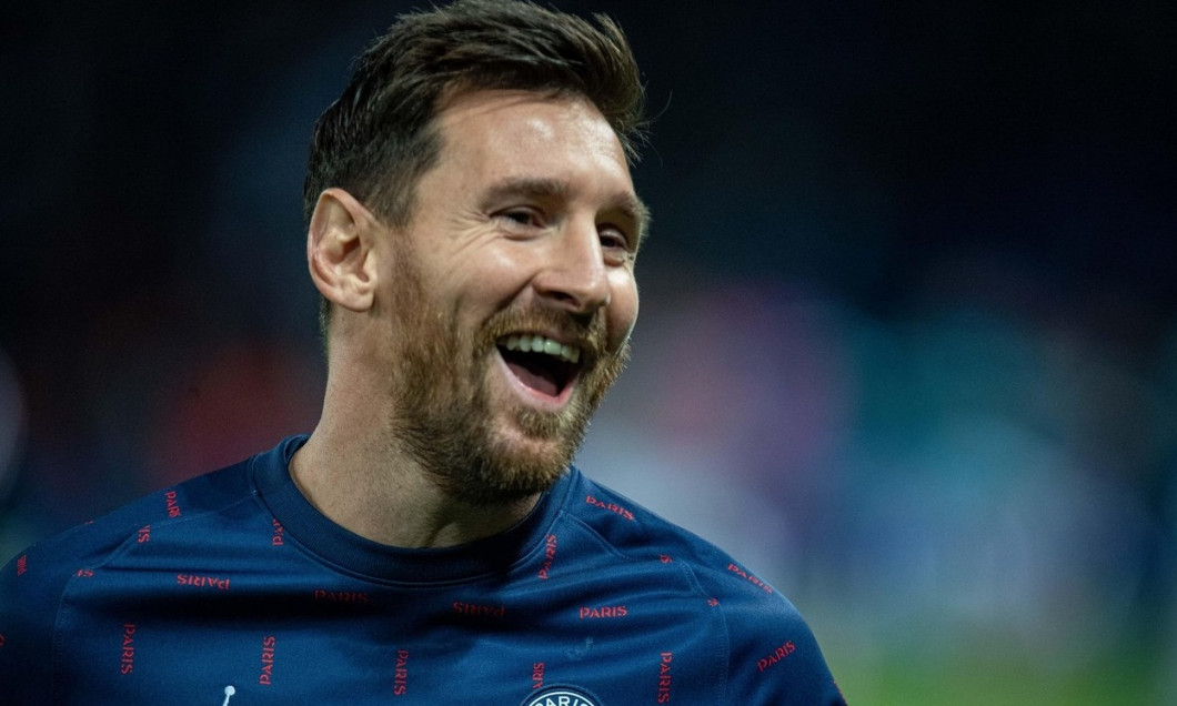 PARIS, FRANCE - SEPTEMBER 28: Lionel Messi of Paris Saint-Germain smile while warm up during the UEFA Champions League group A match between Paris Sai