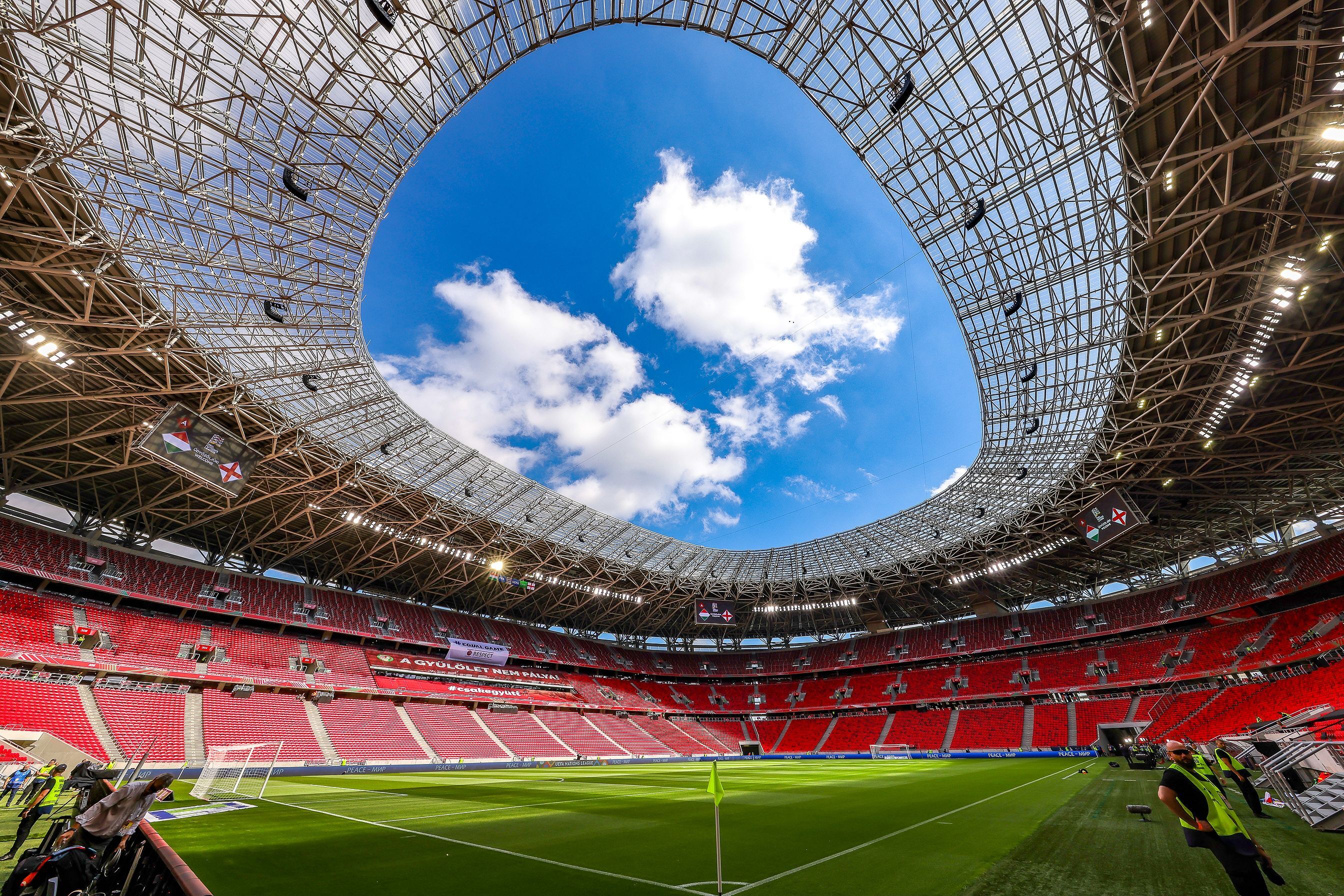 Cum arată stadioanele unde se vor juca finalele Champions League, Europa League și Conference League din 2023