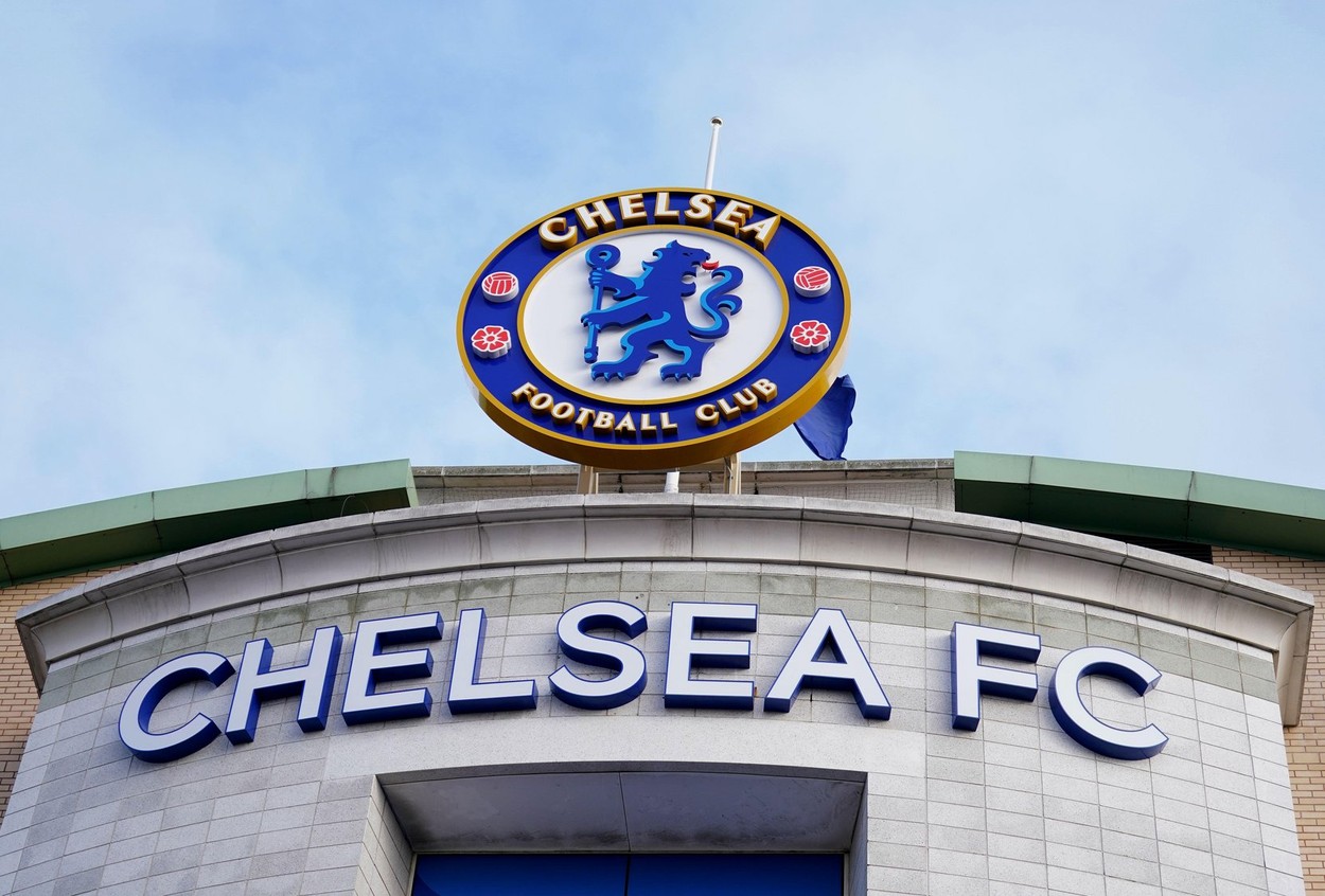 Antrenorul dorit de Chelsea a ajuns la Londra și e gata să semneze