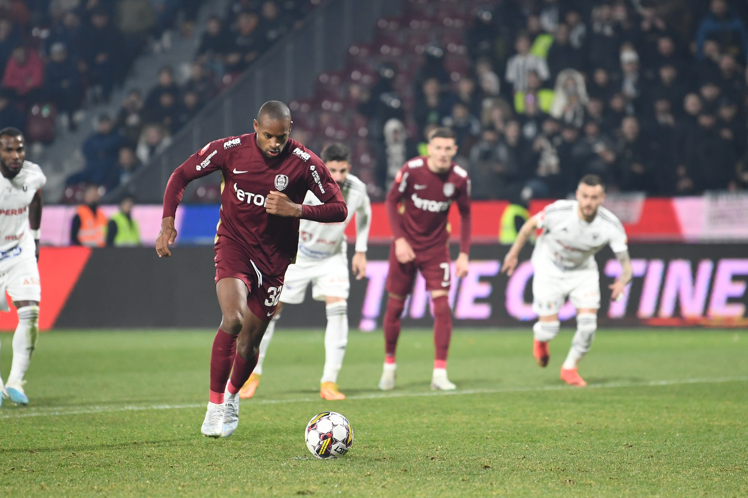 CFR Cluj – U Cluj, ”derby-ul hențurilor”! Verdictul lui Marius Avram: ”Bîrsan a ratat două!”