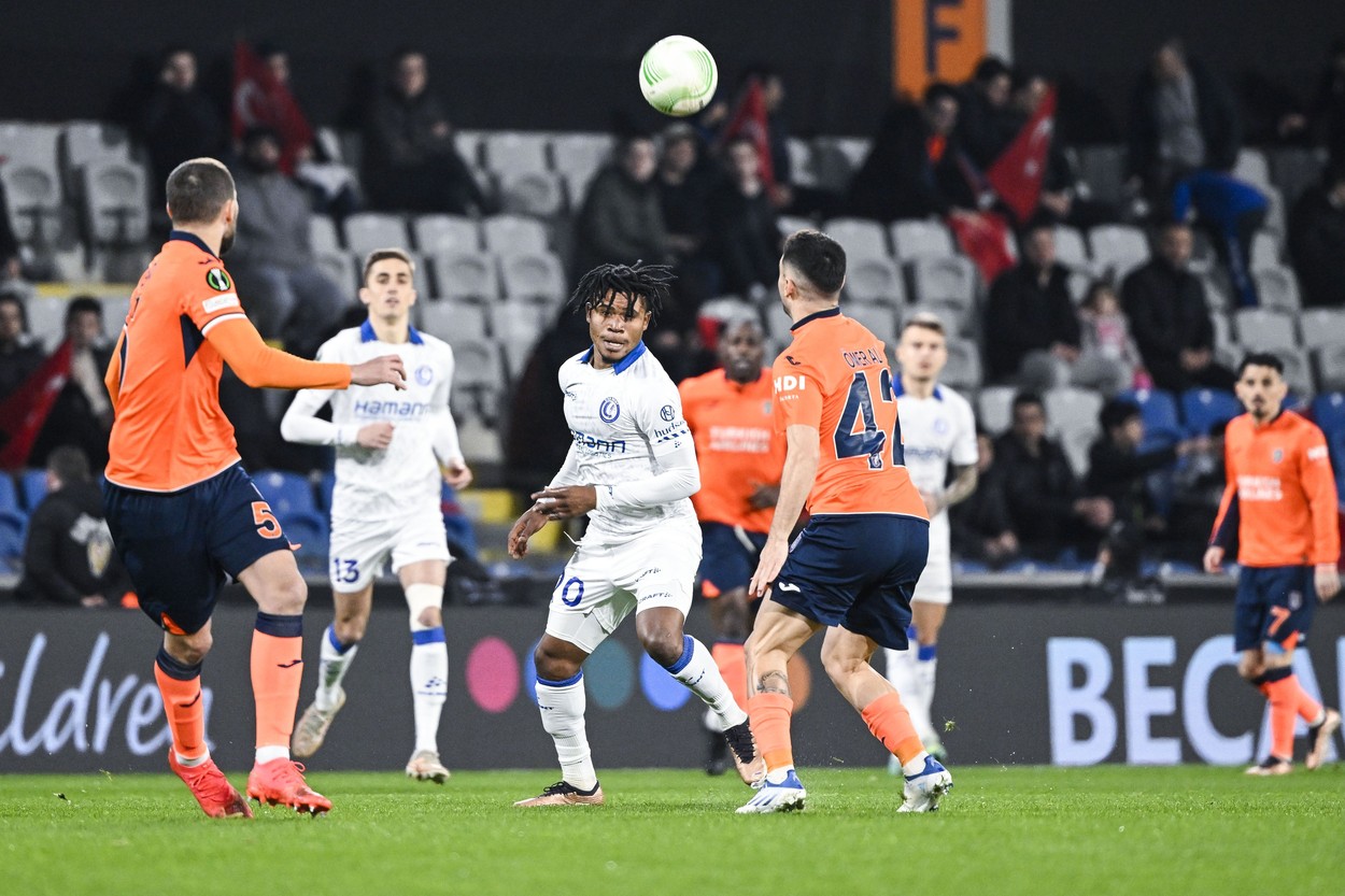 Ce spectacol! ”Hat-trick” în trei minute, la Bașakșehir – Gent, din Conference League