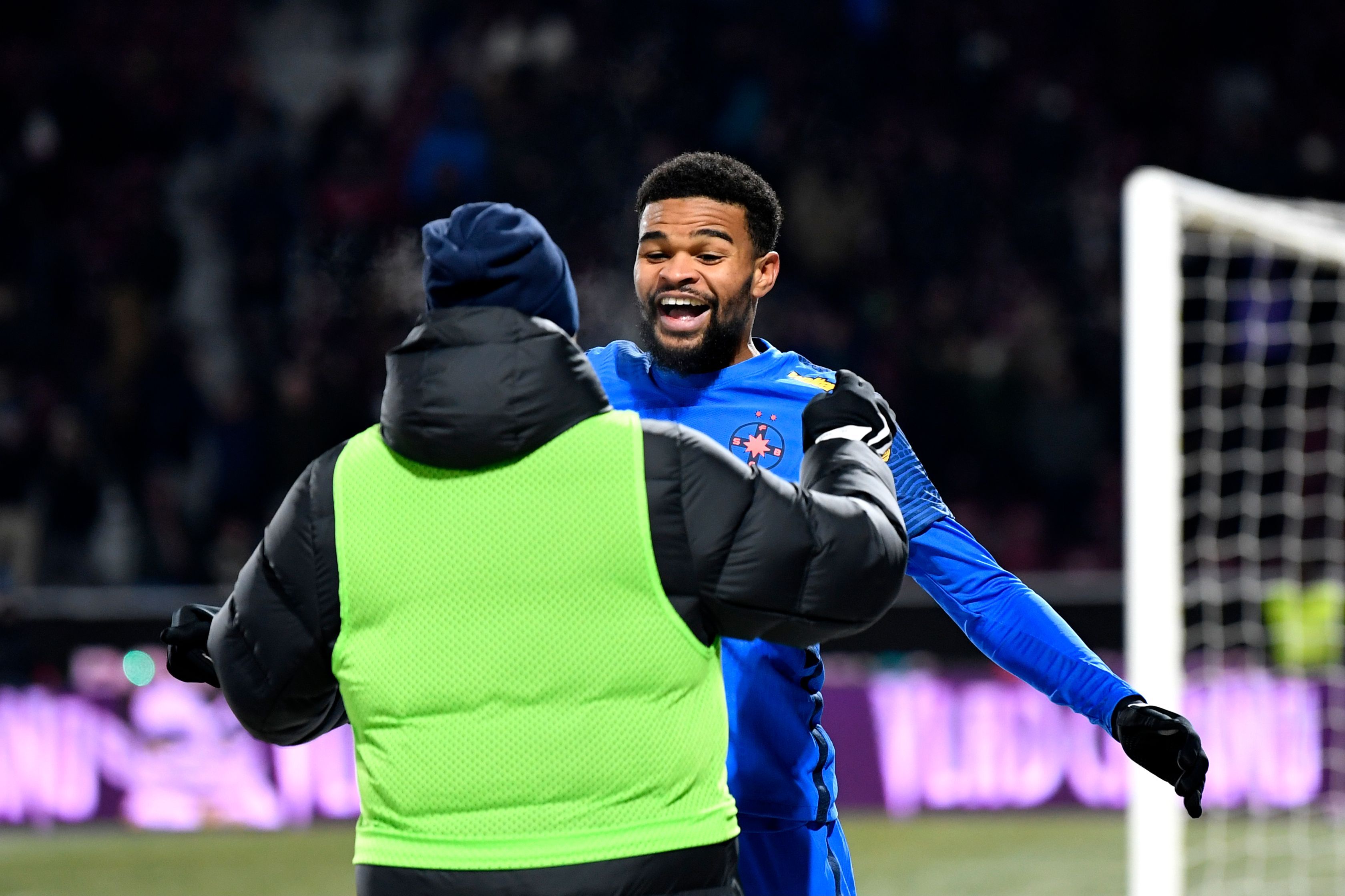 Bucurie în familia Edjouma. Cu ce echipă din Ligue 1 a semnat fratele jucătorului de la FCSB