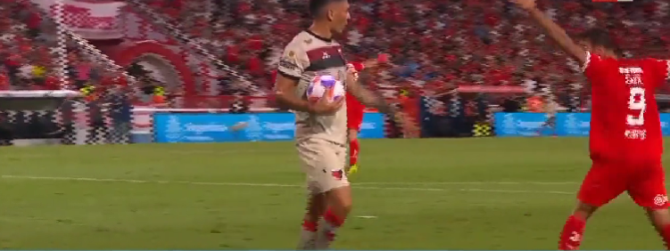 ”Cel mai absurd penalty” a fost dictat în Argentina: moment cum rar se vede în fotbalul profesionist