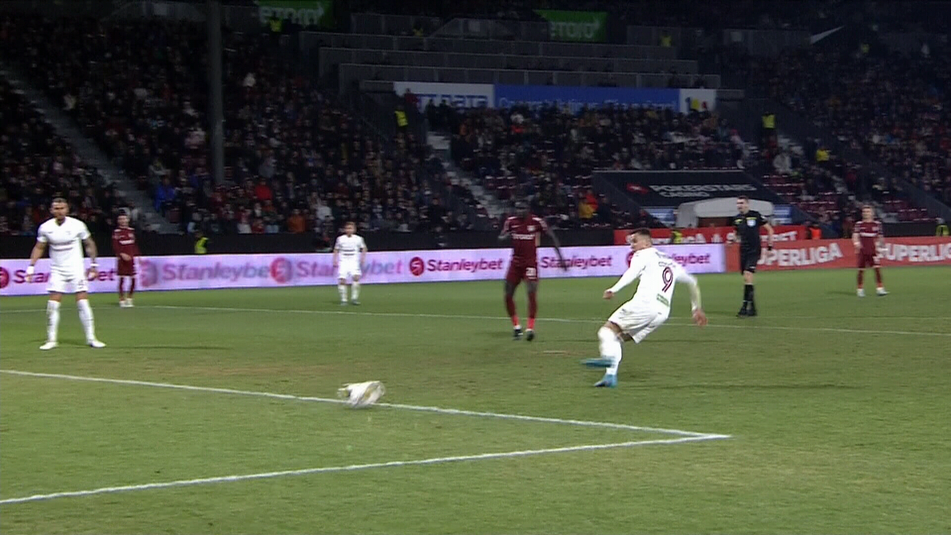 ”Ce-a fost asta? Nu se poate!”. Ratare imensă în CFR - Rapid! Costache avea jumătate de poartă goală în față