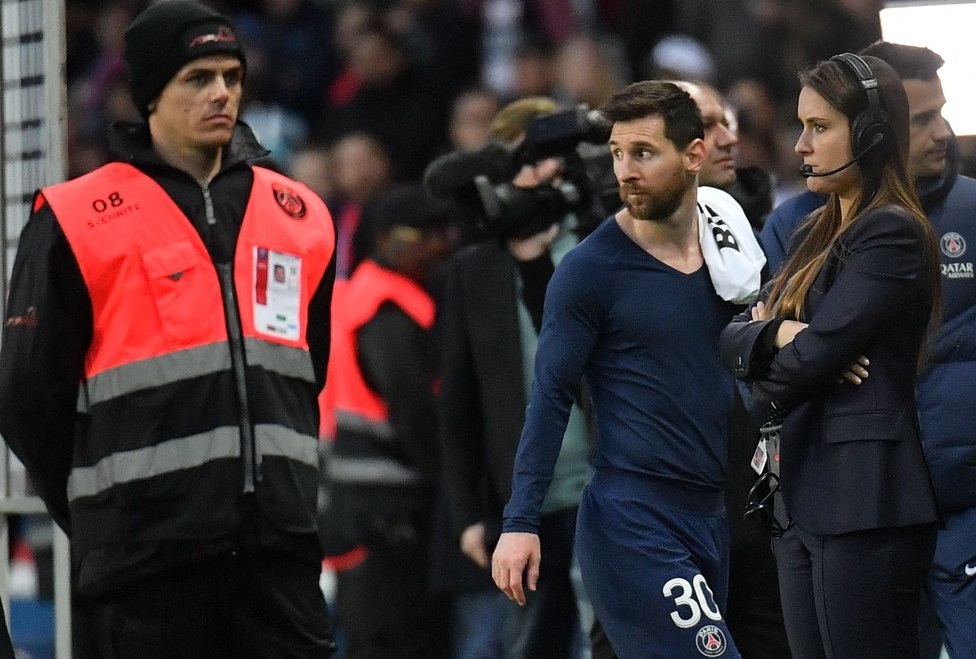 Huiduit de fani, Messi a făcut un gest care a inflamat spiritele la Paris. Adio, PSG? "Îl așteptăm cu brațele deschise"