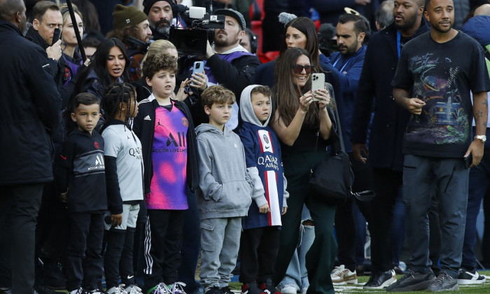 People au match de championnat de Ligue 1 Uber Eats opposant le Paris Saint-Germain (PSG) au stade Rennais au Parc des Princes à Paris