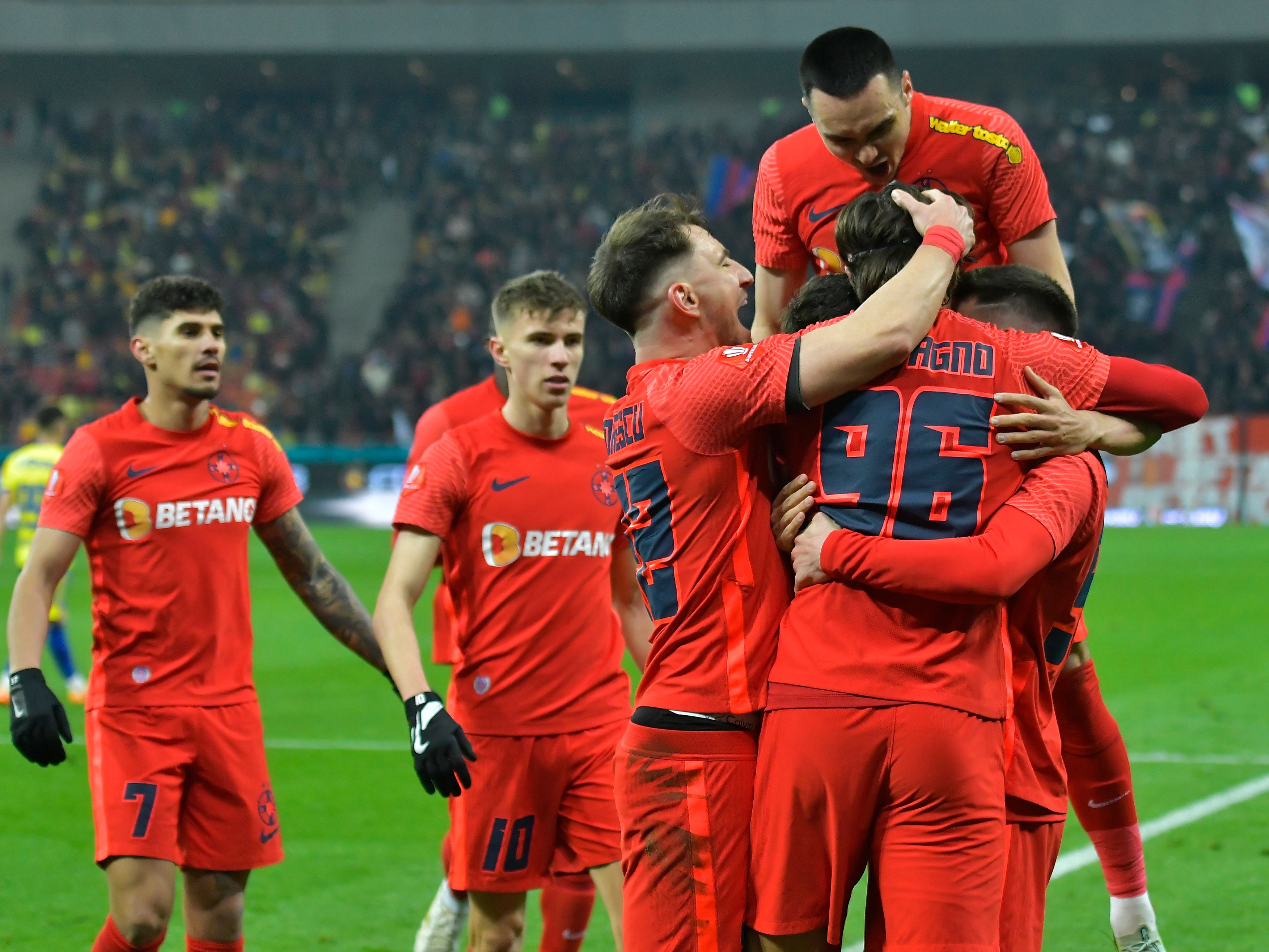 FCSB are 4 jucători în top 10 al celor mai valoroși fotbaliști români din momentul de față