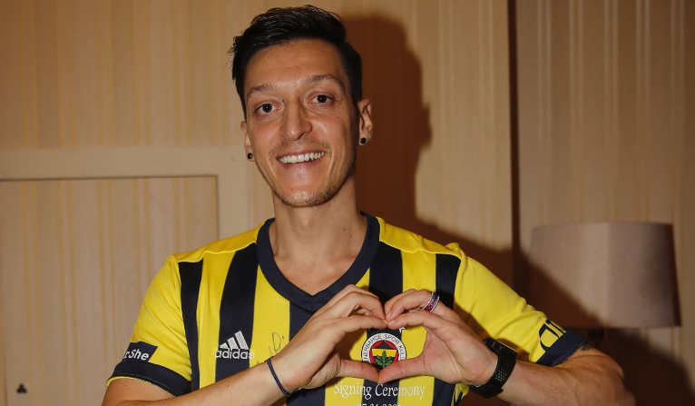 Mesut Ozil și-a anunțat retragerea din fotbal