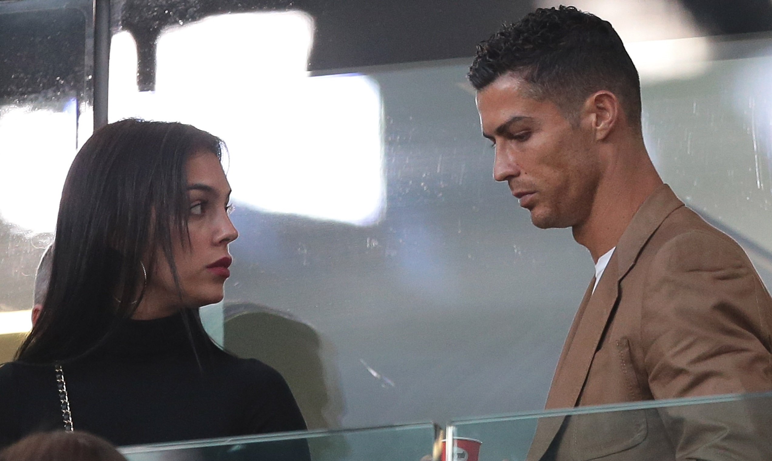 Surpriză! Ce nume este trecut în dreptul mamei gemenilor lui Ronaldo. + Ce pensie alimentară ar avea Georgina