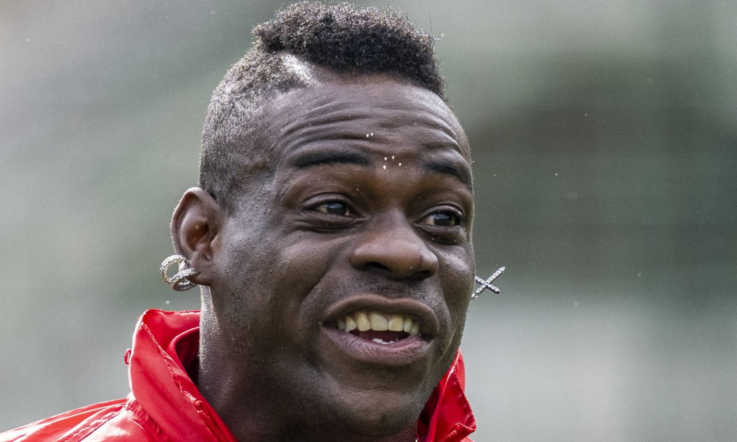 FuĂźball: Trainingslager in Marbella, Testspiel VfB Stuttgart - FC Sion am 08.01.2023: Sions Mario Balotelli absolviert e