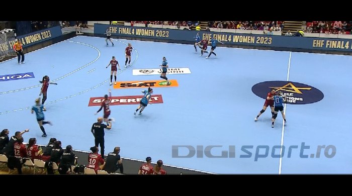Jovanka Radicevic și Estavana Polman, în meciul Rapid - Krim / Foto: Captură Digi Sport