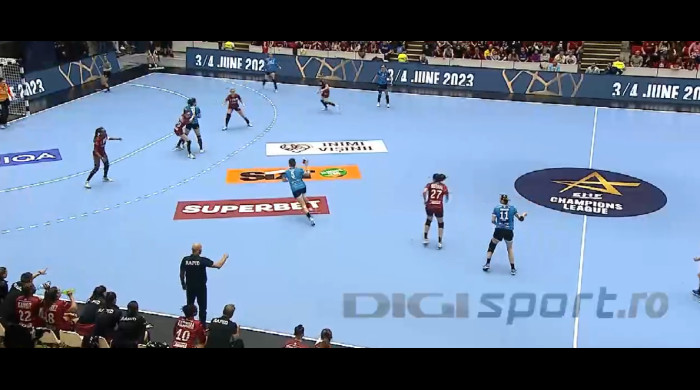 Jovanka Radicevic și Estavana Polman, în meciul Rapid - Krim / Foto: Captură Digi Sport