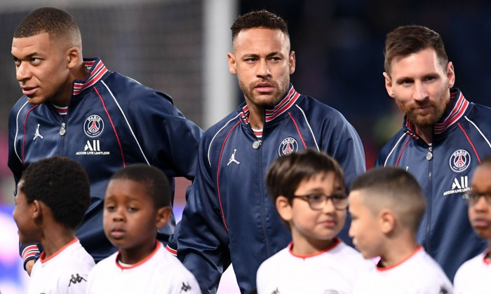 Paris Saint Germain v FC Lorient - Ligue 1 Uber Eats