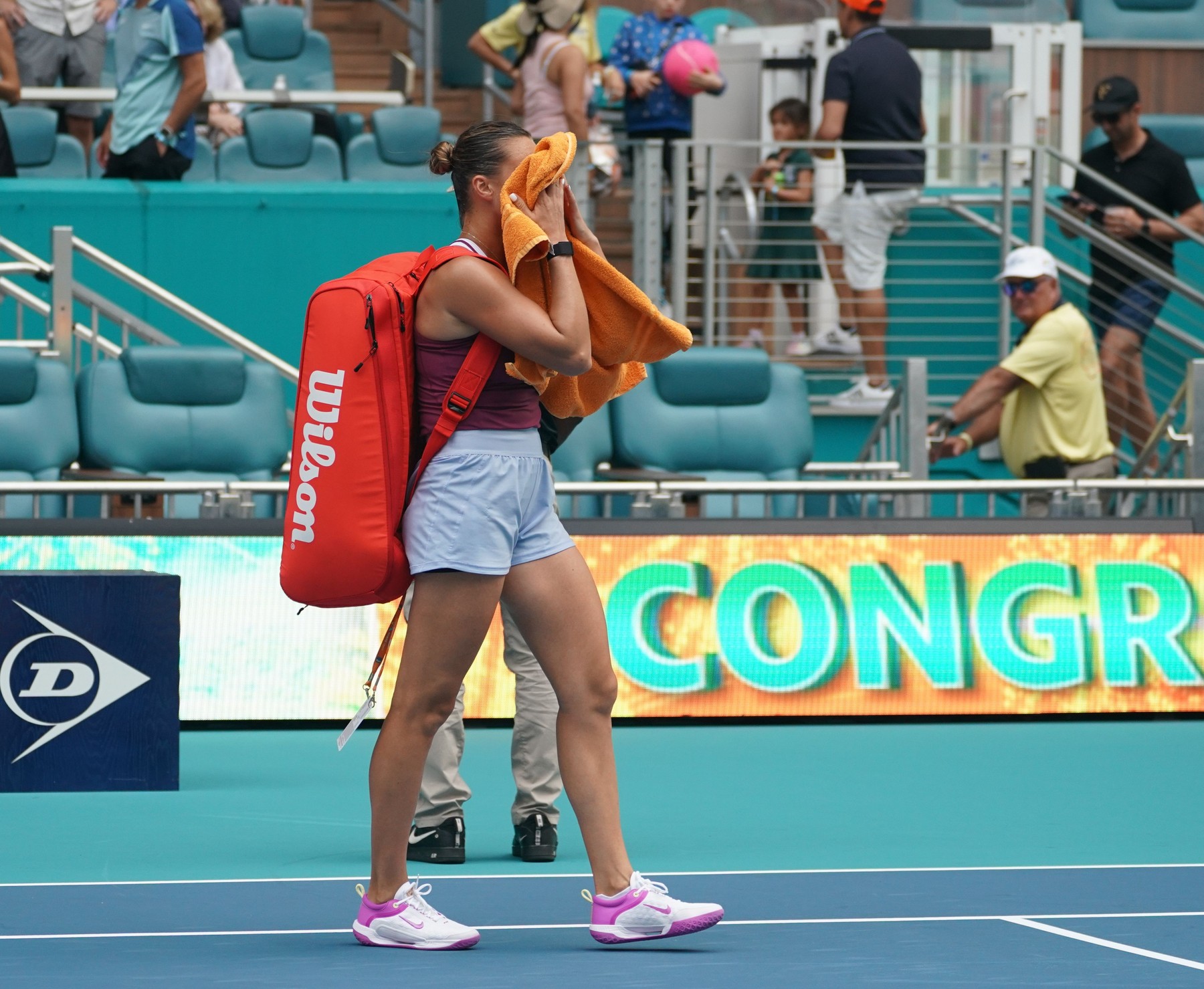 Imaginile care spun totul: cum a fost surprinsă Aryna Sabalenka în meciul cu Sorana Cîrstea