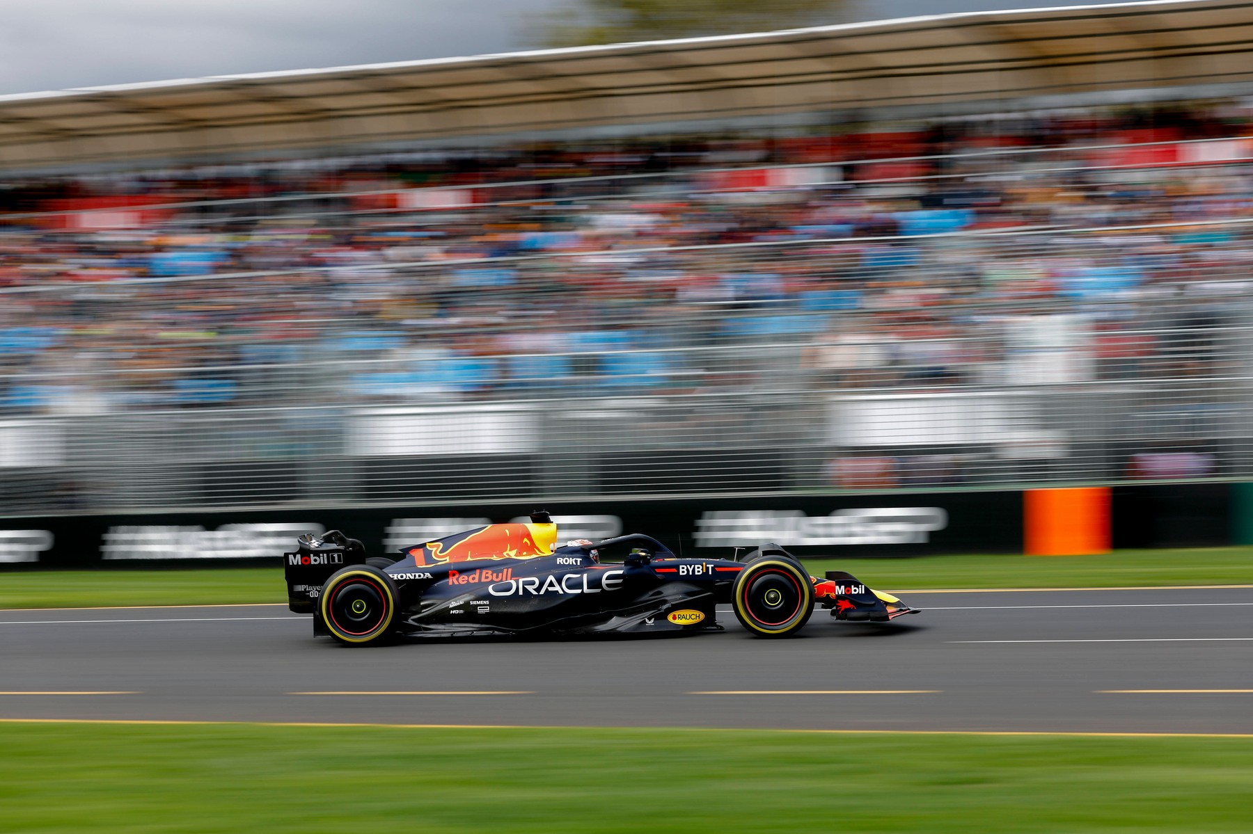 Verstappen va pleca din pole position în Marele Premiu de F1 al Australiei