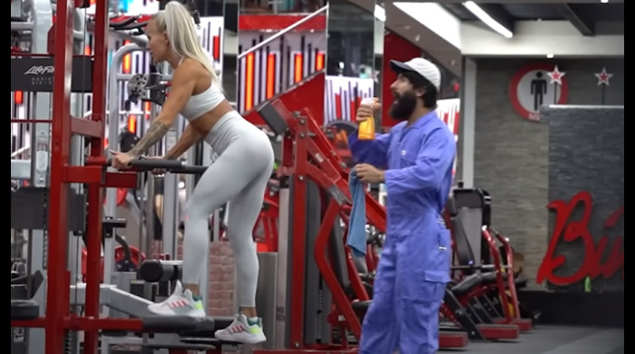Vladimir Shmondenko a devenit celebru cu farsele pe care le face în săli de fitness / Foto: captură YouTube @Vladimirfitness