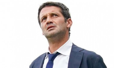 Milan, Italy. 04th Oct, 2022. Cristian Chivu manager of FC Internazionale looks on during the UEFA Youth League match between Inter U-19 and Barcelona U-19 at Stadio Ernesto Breda, Milan, Italy on 4 October 2022. Credit: Giuseppe Maffia/Alamy Live News