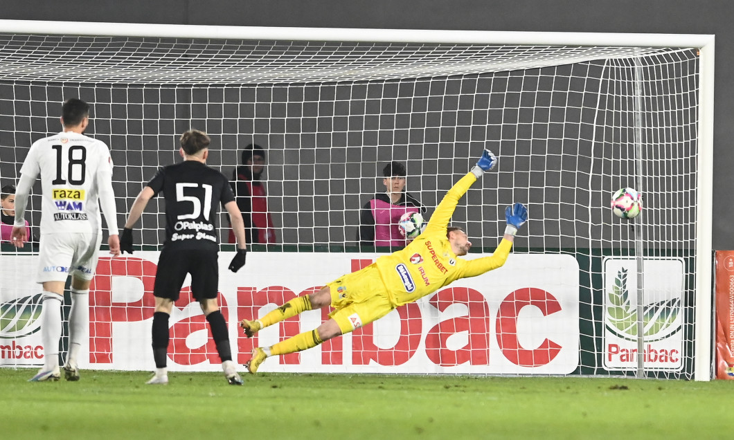 U” Cluj învinge în 10 oameni FC Hermannstadt, la revenirea pe Cluj Arena