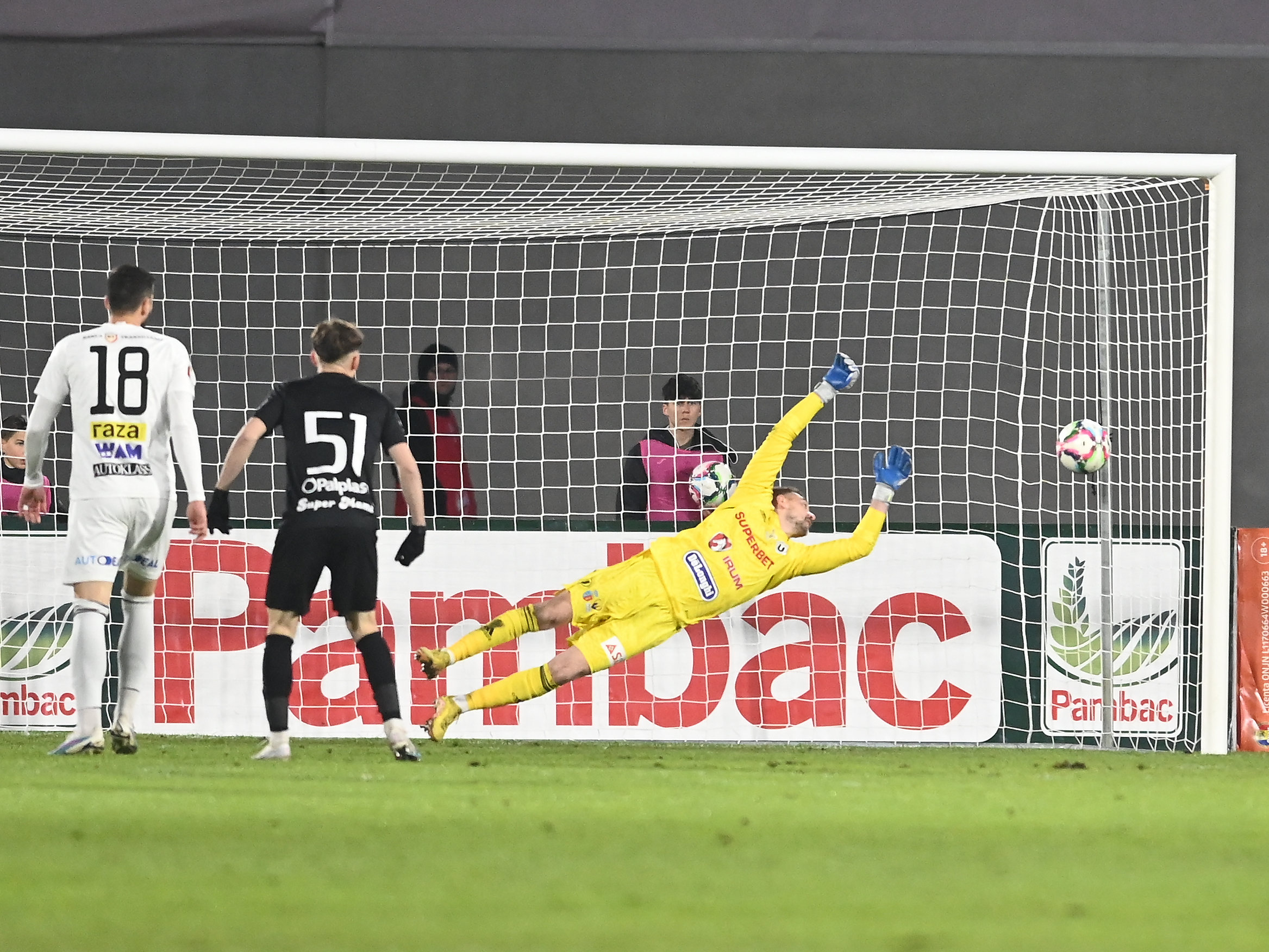 Hermannstadt - U Cluj 1-2. Șepcile roșii au întors scorul și s-au calificat în semifinalele Cupei