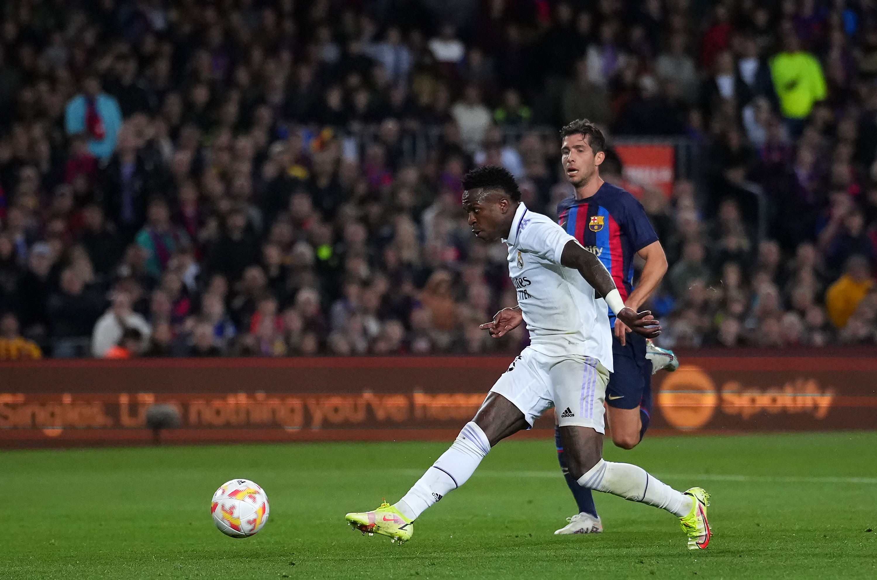 Barcelona - Real Madrid 0-1, ACUM, la Digi Sport 1, în semifinalele Cupei. Vinicius deschide scorul, după ocazii imense