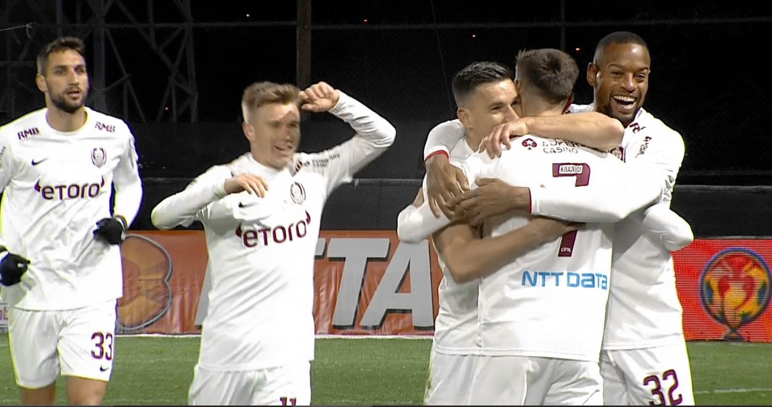 CFR Cluj - FC Argeș 1-0. Campioana e în semifinale, după ce a dat primul șut pe poartă în minutul 46 și gol în minutul 89