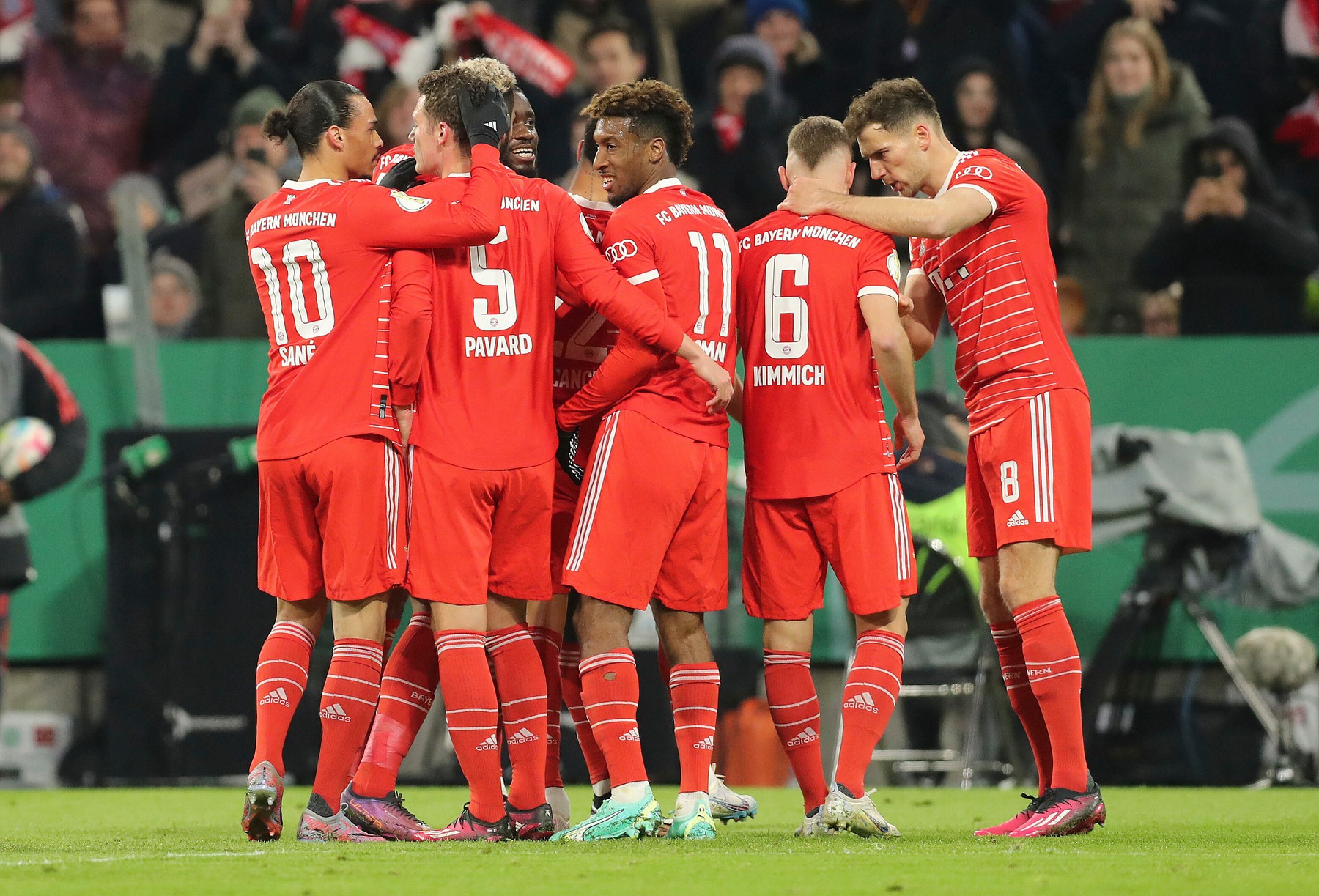 Freiburg - Bayern 0-1, Dortmund - Union Berlin 2-1. Campioana rămâne în fruntea clasamentului din Bundesliga