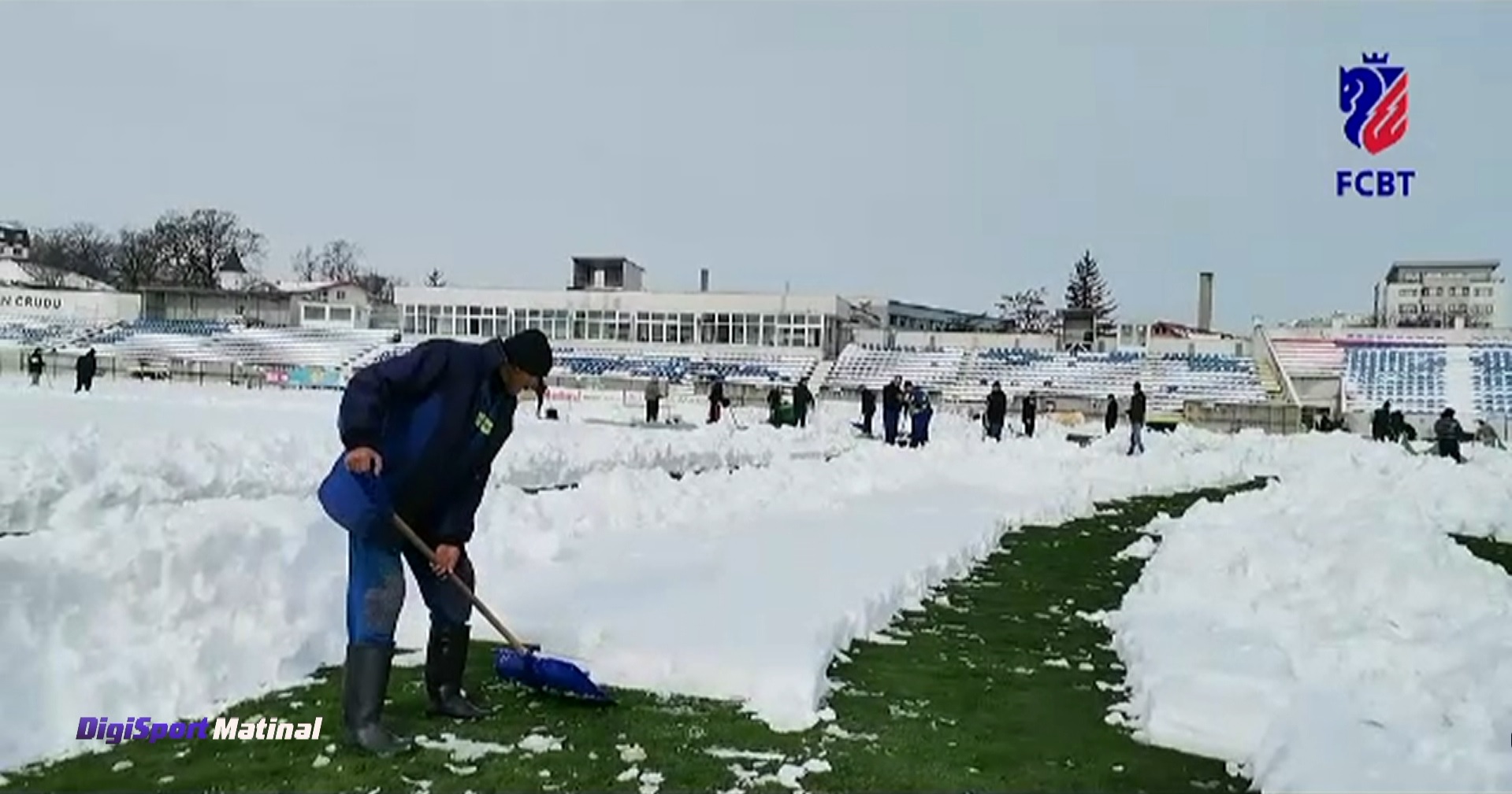 Cum arată gazonul la Botoșani, cu câteva ore înaintea meciului cu FC Argeș, după ninsorile abundente